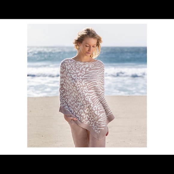 Barefoot Dreams CozyChic Ultra Lite Ocean Breeze Poncho - Picture 2 of 8